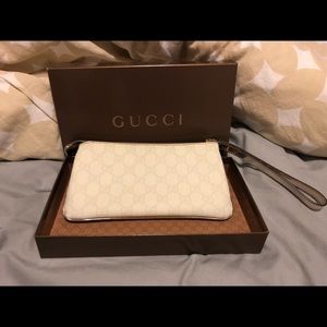 Gucci wristlet/clutch